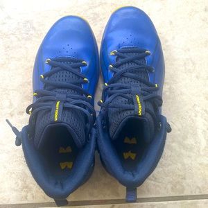 Steph curry under Armour sneakers